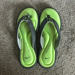 Women’s Nike Sandals Size 9